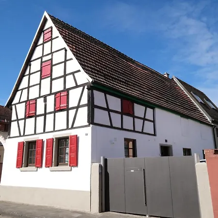 In Charmantem Fachwerkhaus *
