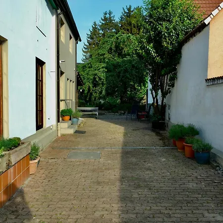 In Charmantem Fachwerkhaus Apartment Altrip